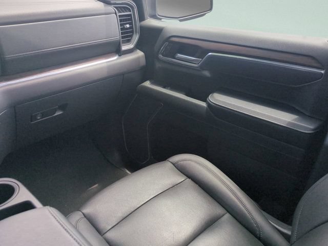 Used 2025 GMC Sierra 1500 SLT RWD image 14