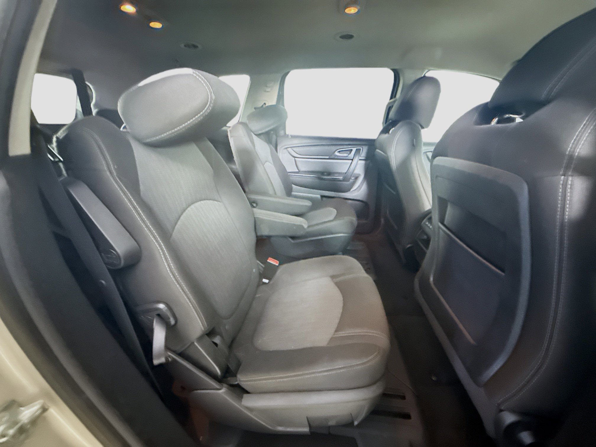 Used 2017 Chevrolet Traverse LT FWD image 26