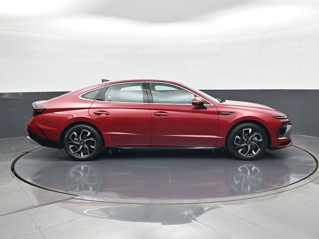 Certified 2025 Hyundai Sonata SEL FWD image 4