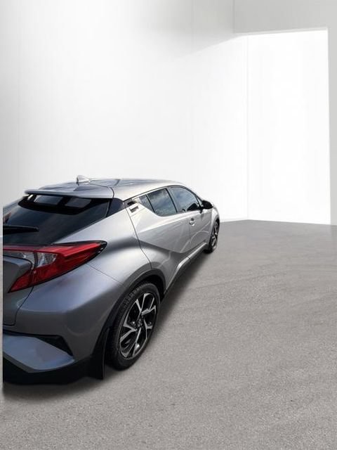 Used 2018 Toyota C-HR XLE FWD image 7