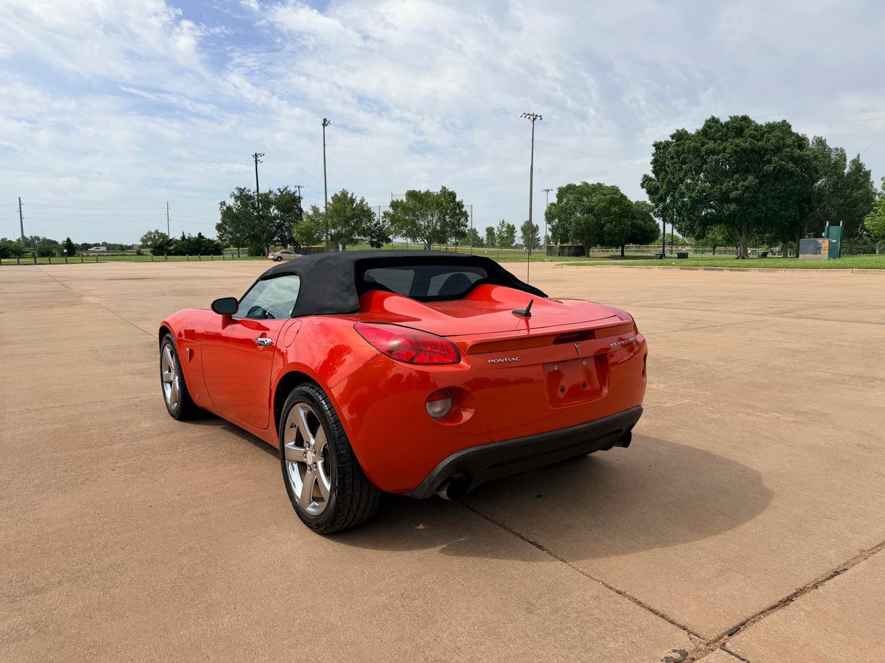 Used 2008 Pontiac Solstice GXP w/ Premium Package RWD image 16