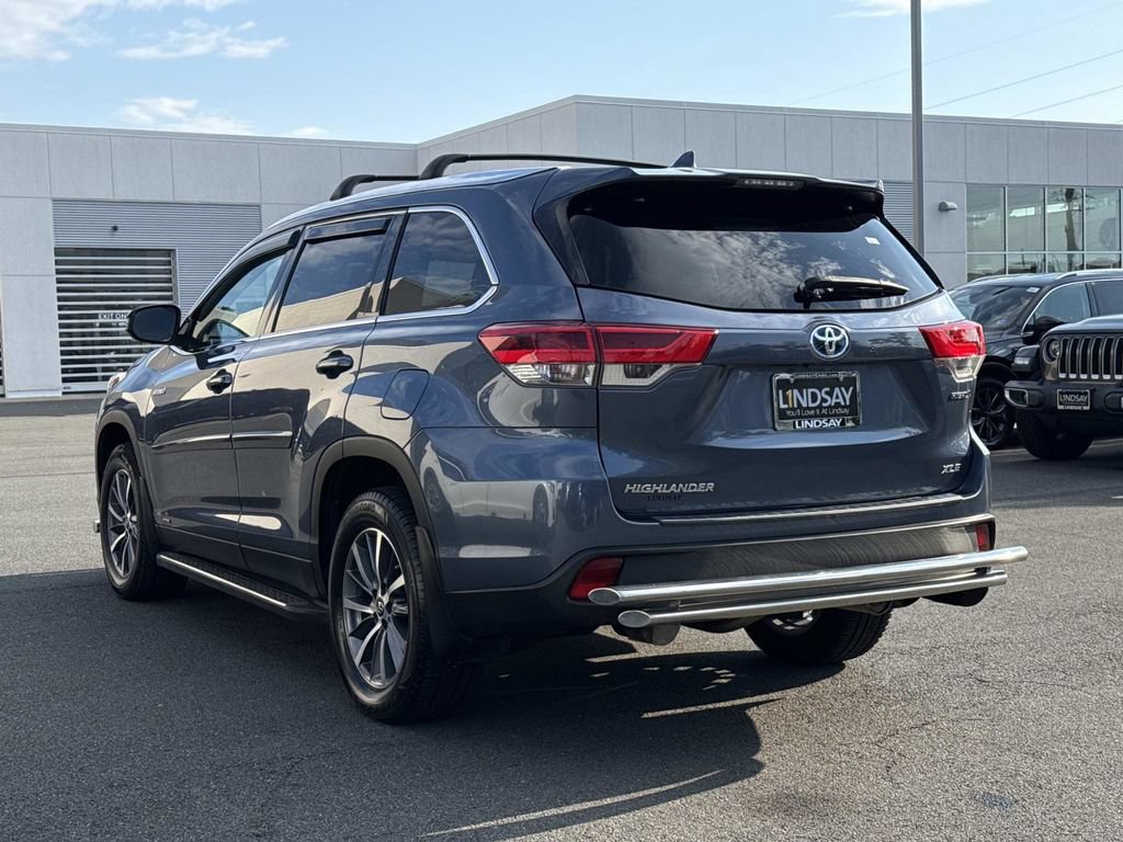 Used 2019 Toyota Highlander XLE AWD/4WD image 5