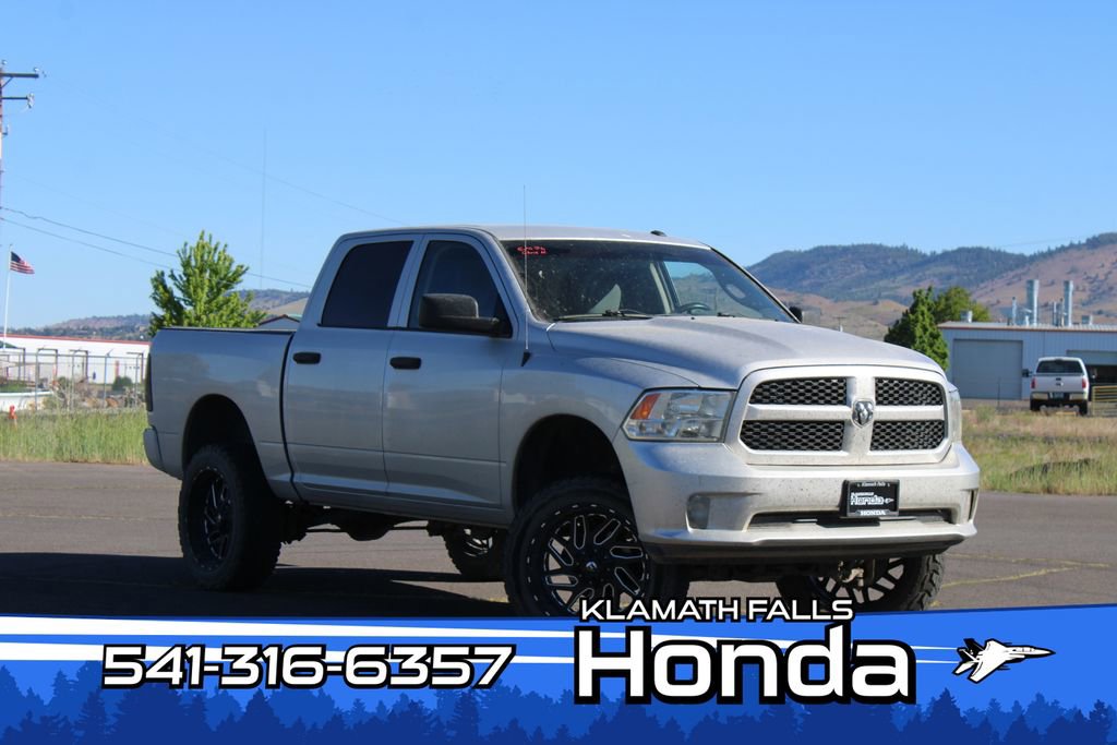 Used 2017 RAM 1500 Express AWD/4WD image 1