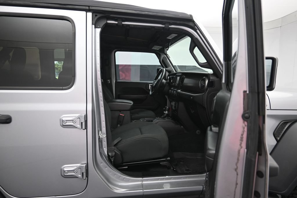 Used 2018 Jeep Wrangler Unlimited Sport S AWD/4WD image 26