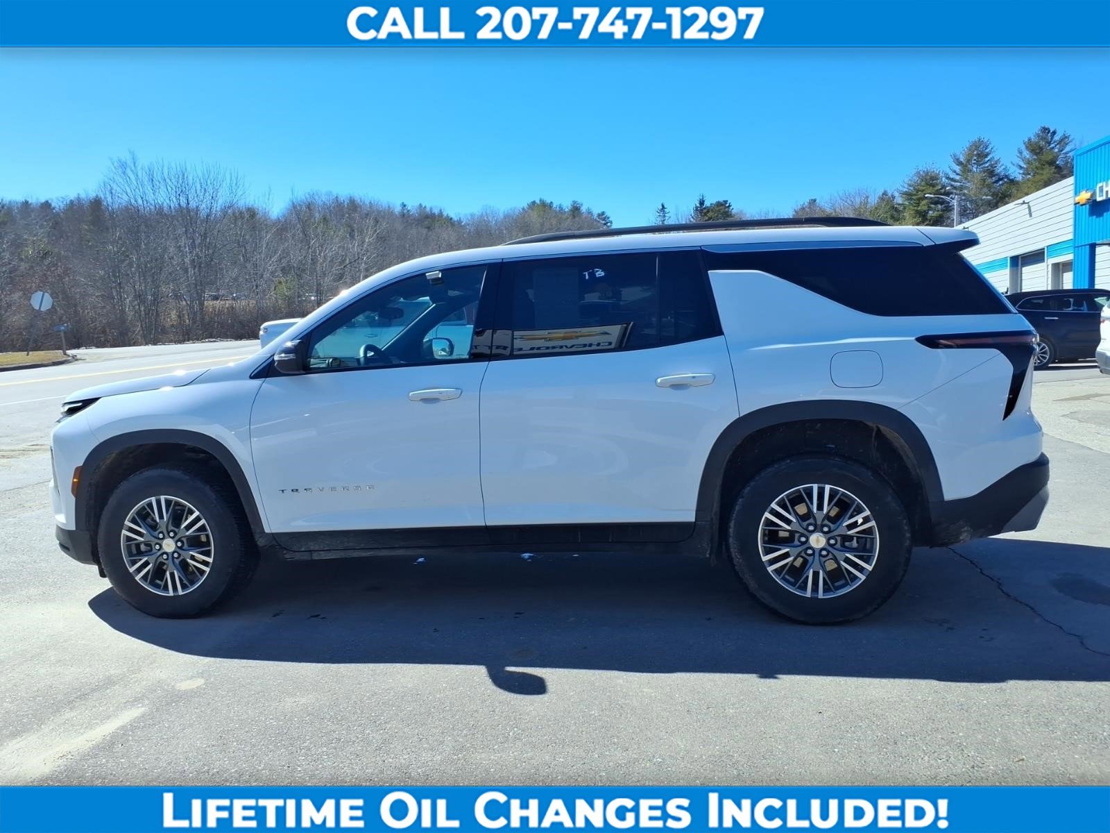 Used 2025 Chevrolet Traverse LT image 6