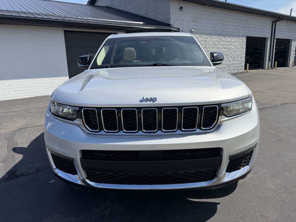 Used 2021 Jeep Grand Cherokee L Limited AWD/4WD image 7