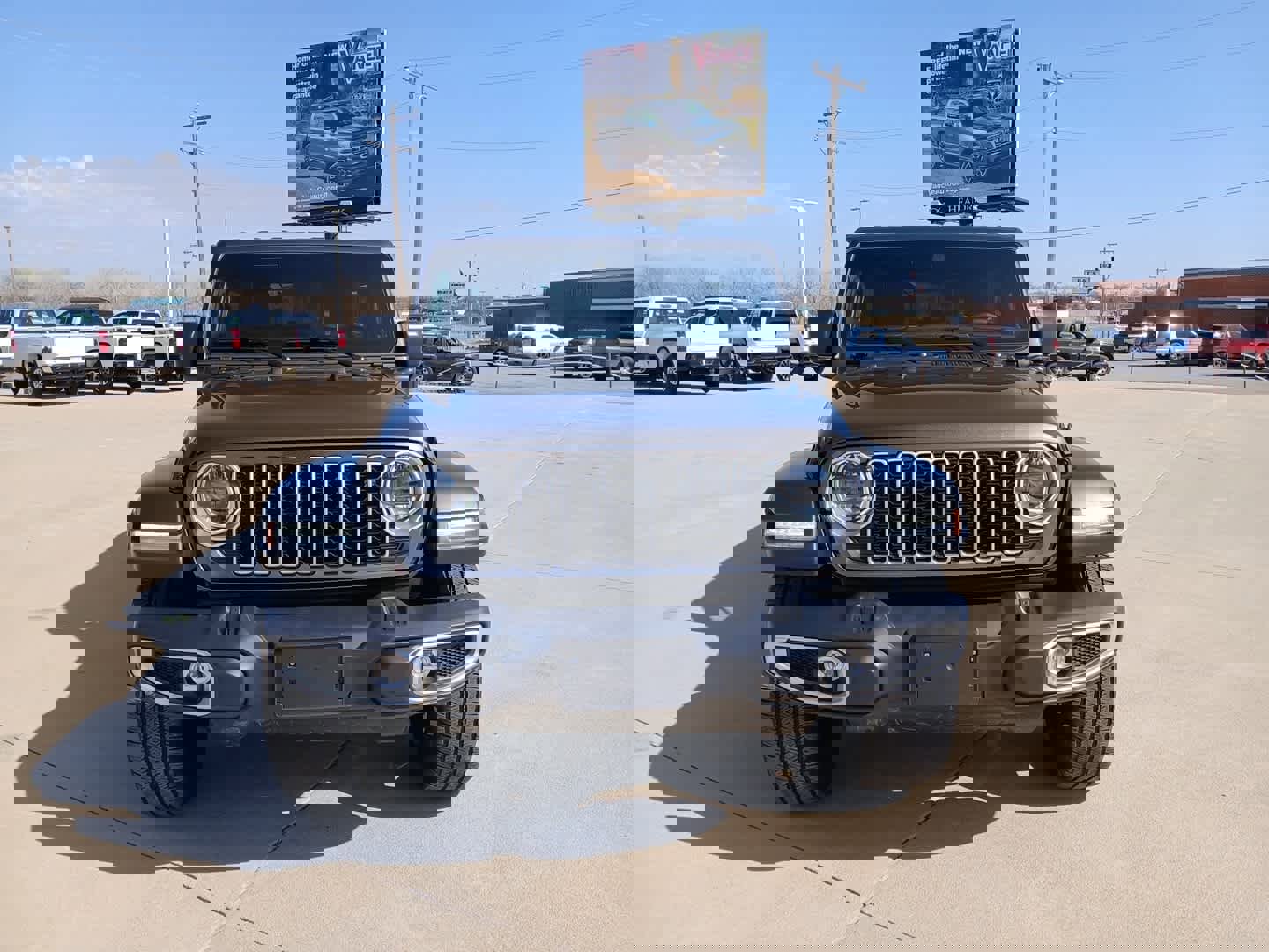 Used 2025 Jeep Wrangler Sahara image 12