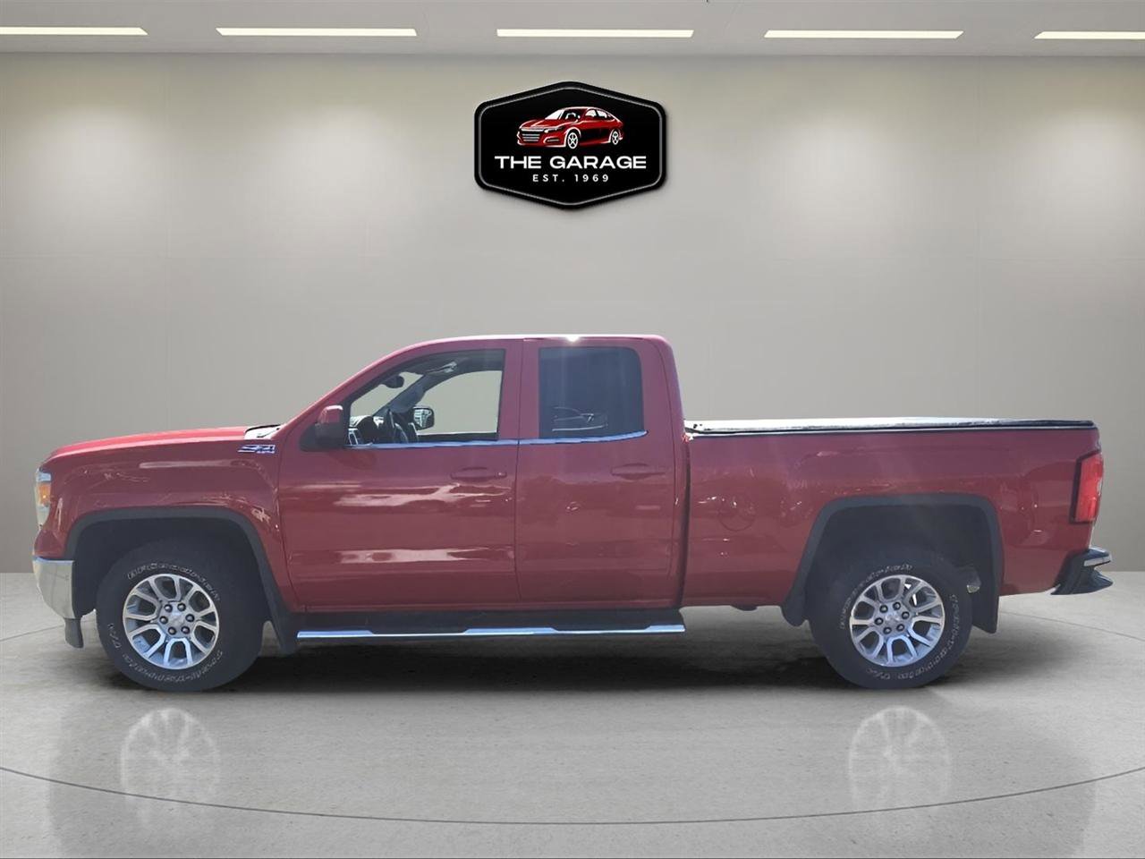 Used 2015 GMC Sierra 1500 SLE w/ SLE Value Package AWD/4WD image 3