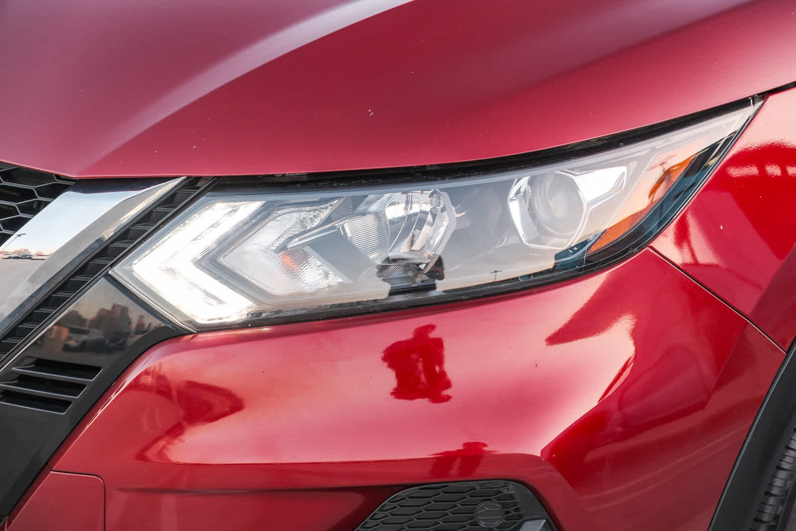 Used 2020 Nissan Rogue Sport SV FWD image 12