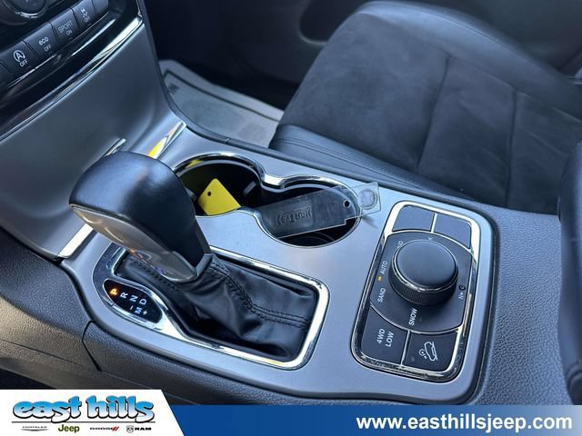 Certified 2022 Jeep Grand Cherokee Laredo X AWD/4WD image 33