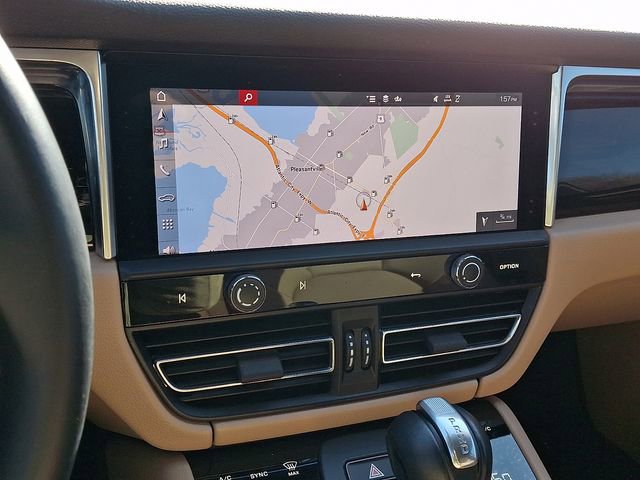 Used 2023 Porsche Macan T image 18