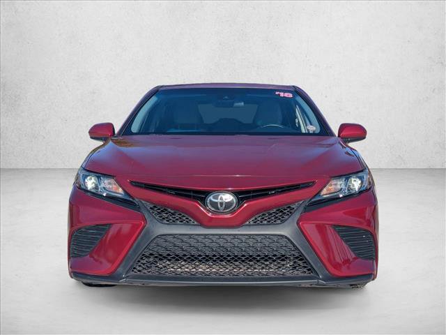 Used 2018 Toyota Camry SE image 2