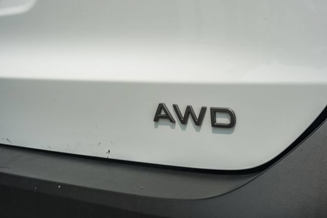 Used 2025 Nissan Kicks SV AWD/4WD image 10