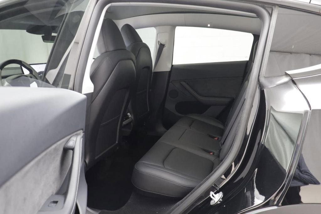 Used 2024 Tesla Model Y Long Range image 12
