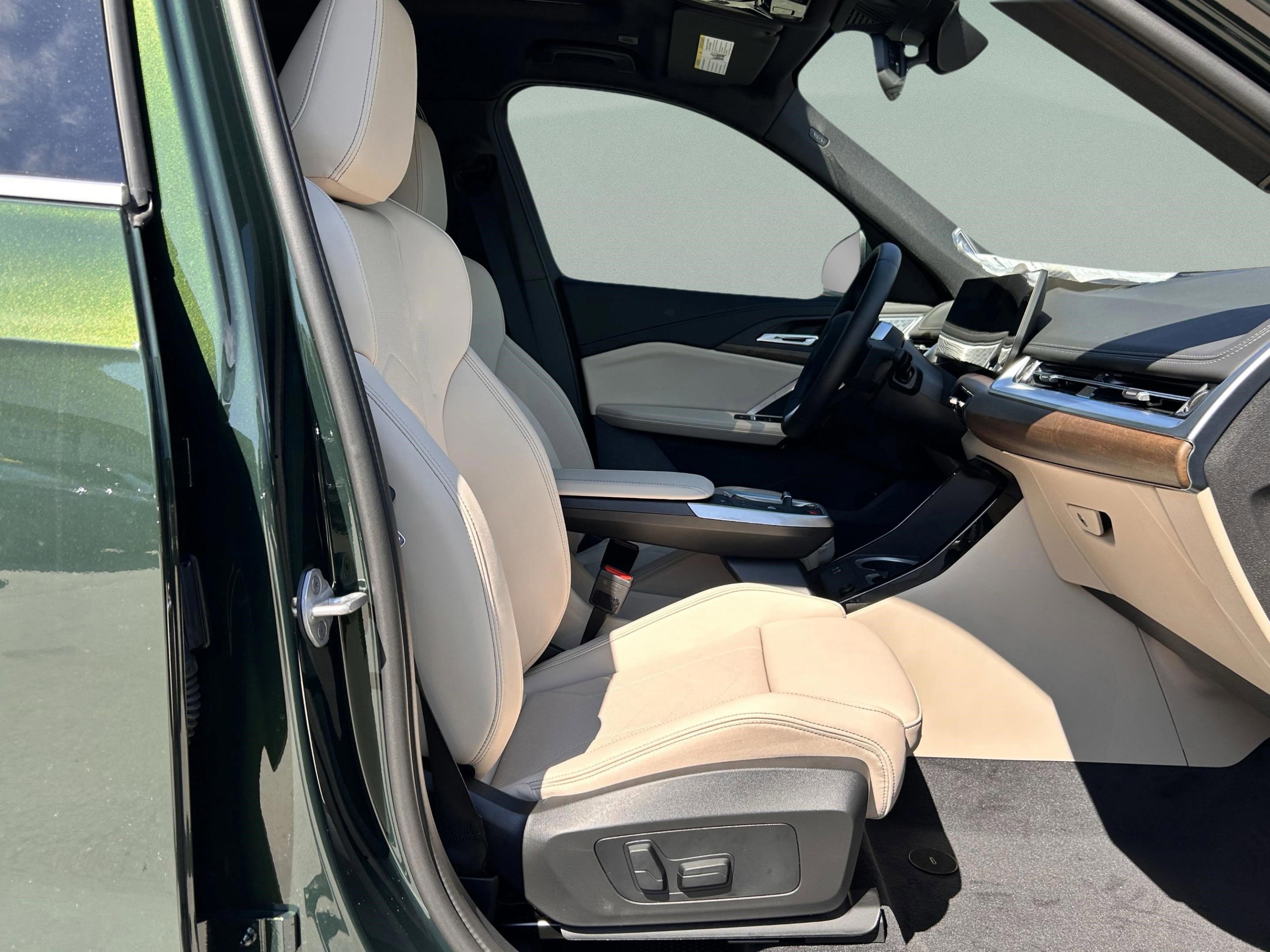 Used 2025 BMW X1 xDrive28i w/ Technology Package AWD/4WD image 29