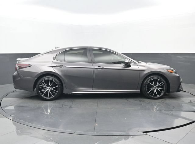 Used 2024 Toyota Camry SE w/ Convenience Package FWD image 2