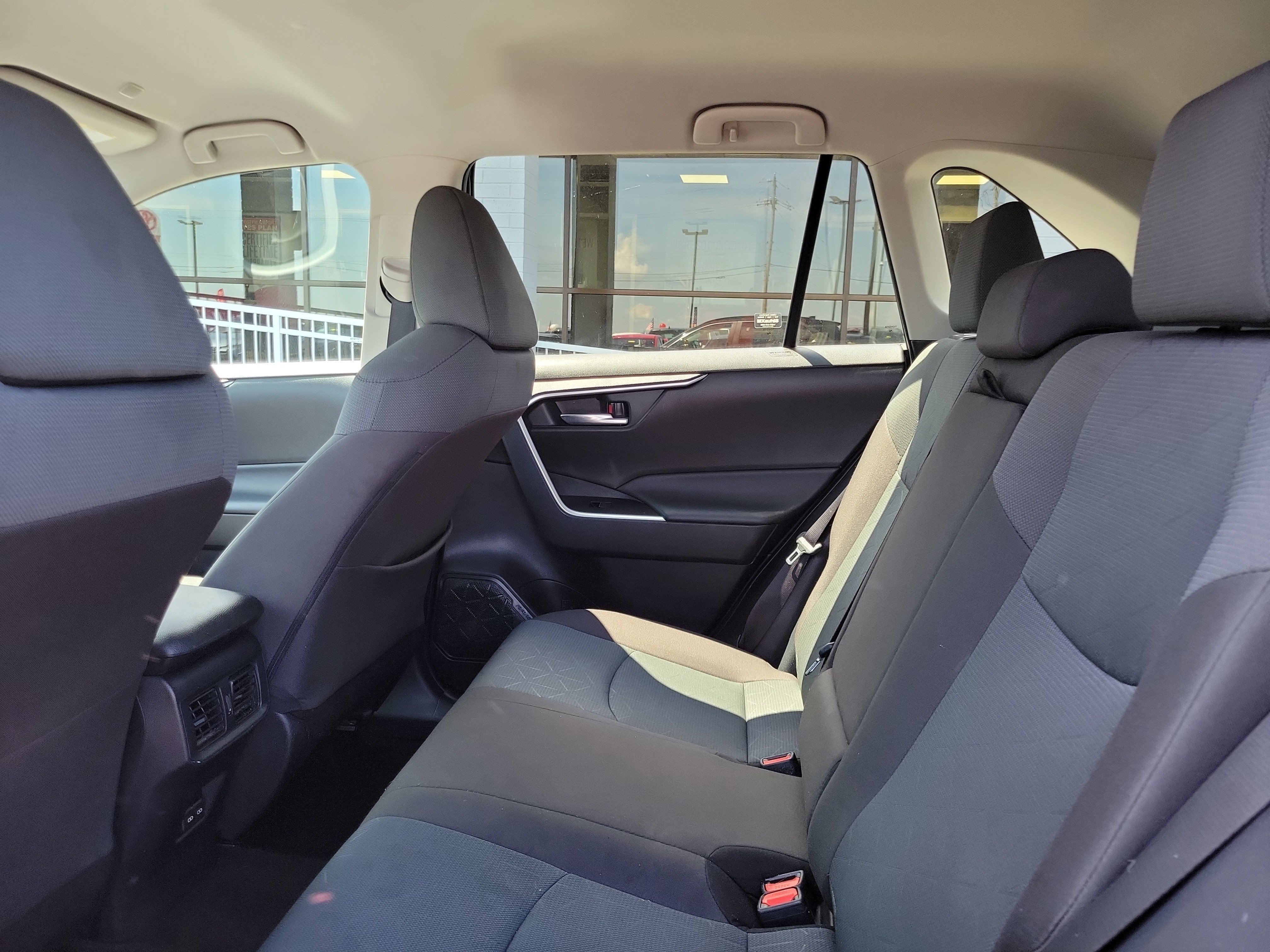 Used 2024 Toyota RAV4 XLE AWD/4WD image 11