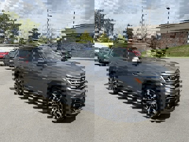 Certified 2022 Volkswagen Atlas SEL Premium image 3