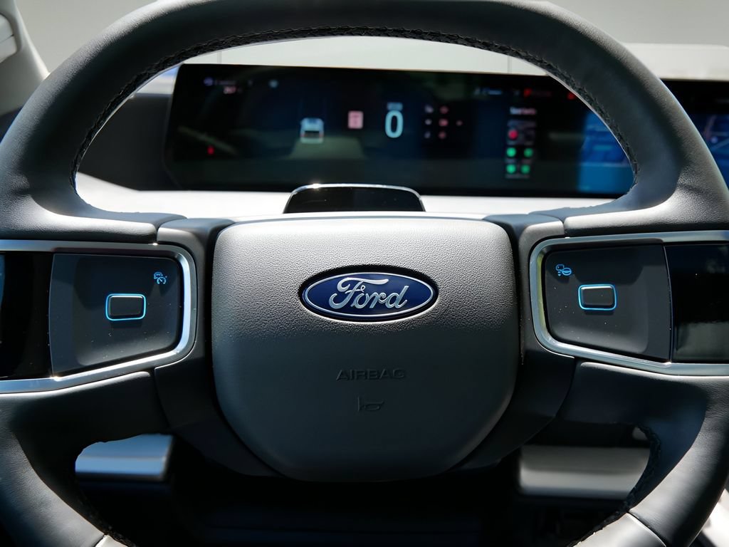 Used 2025 Ford Expedition Active AWD/4WD image 20