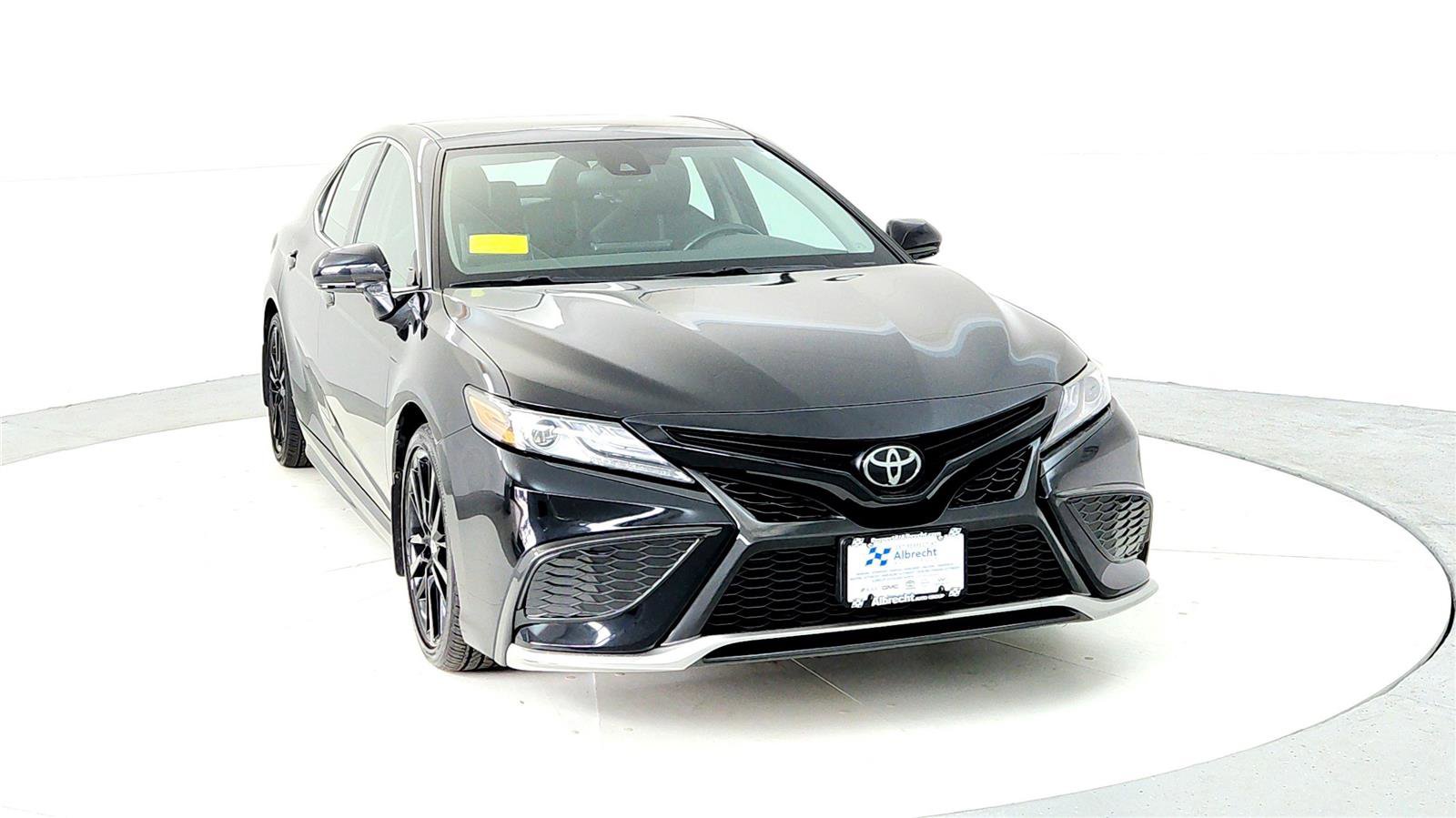 Certified 2023 Toyota Camry XSE w/ Cold Weather Package AWD/4WD image 8