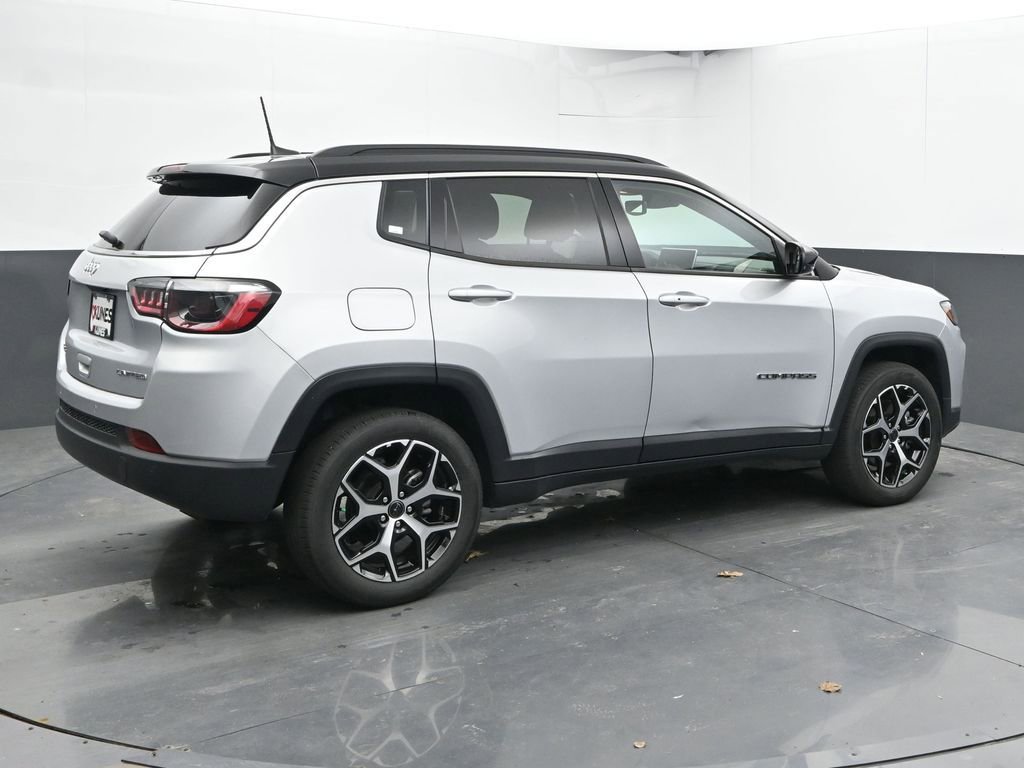 Used 2025 Jeep Compass Limited AWD/4WD image 11
