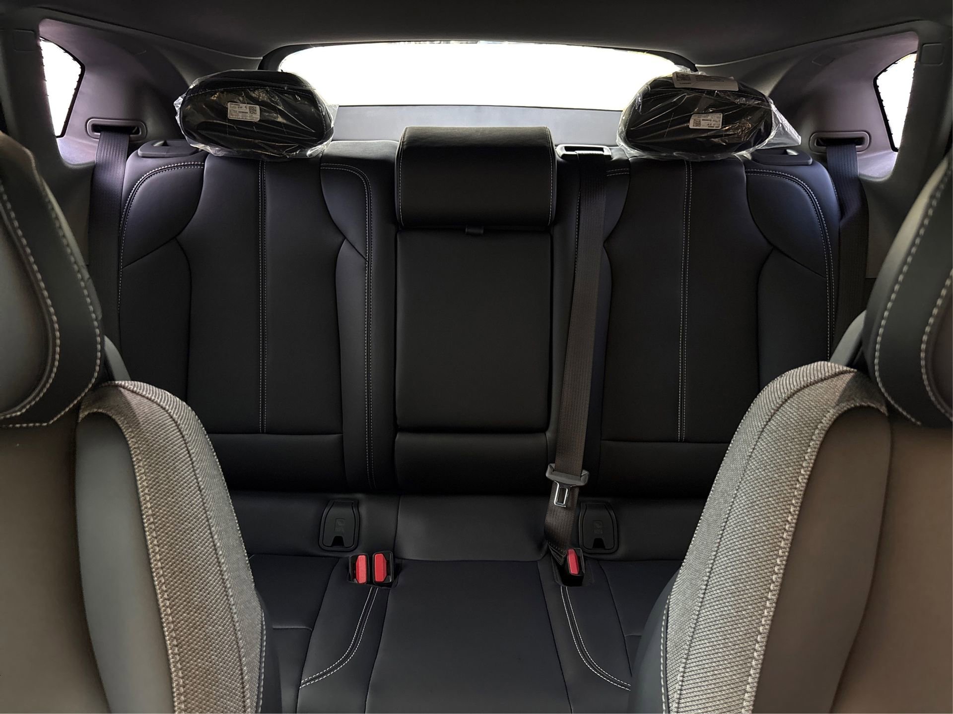 New 2026 Cadillac Optiq Luxury 1 image 17