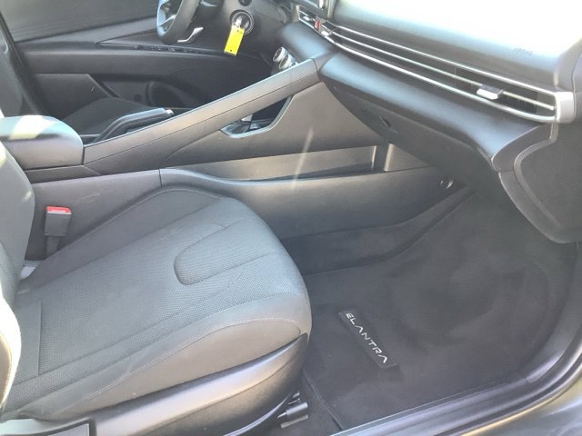Certified 2024 Hyundai Elantra SE FWD image 24