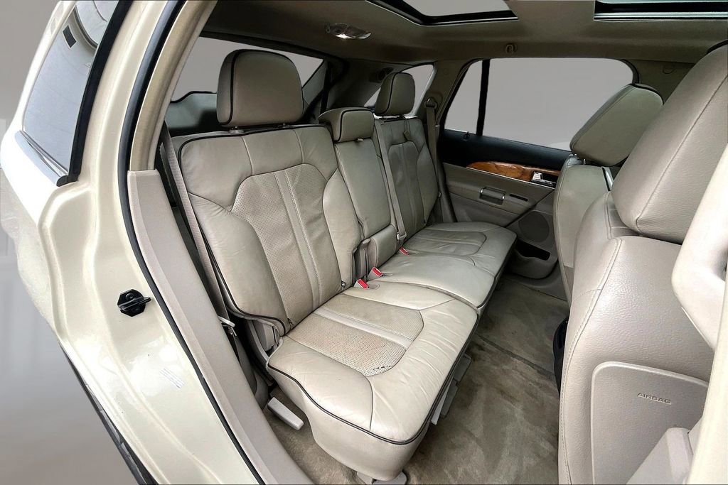 Used 2015 Lincoln MKX AWD w/ Equipment Group 102A image 24