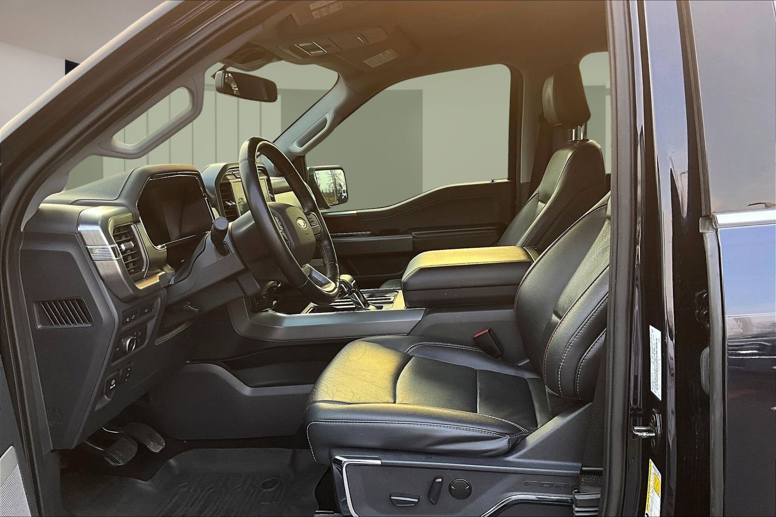 Used 2022 Ford F150 Lariat image 22