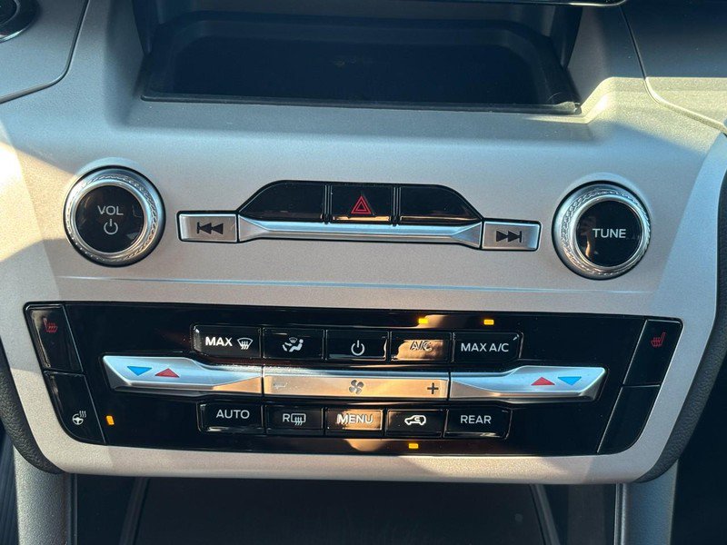 Used 2023 Ford Explorer XLT w/ Equipment Group 202A AWD/4WD image 25