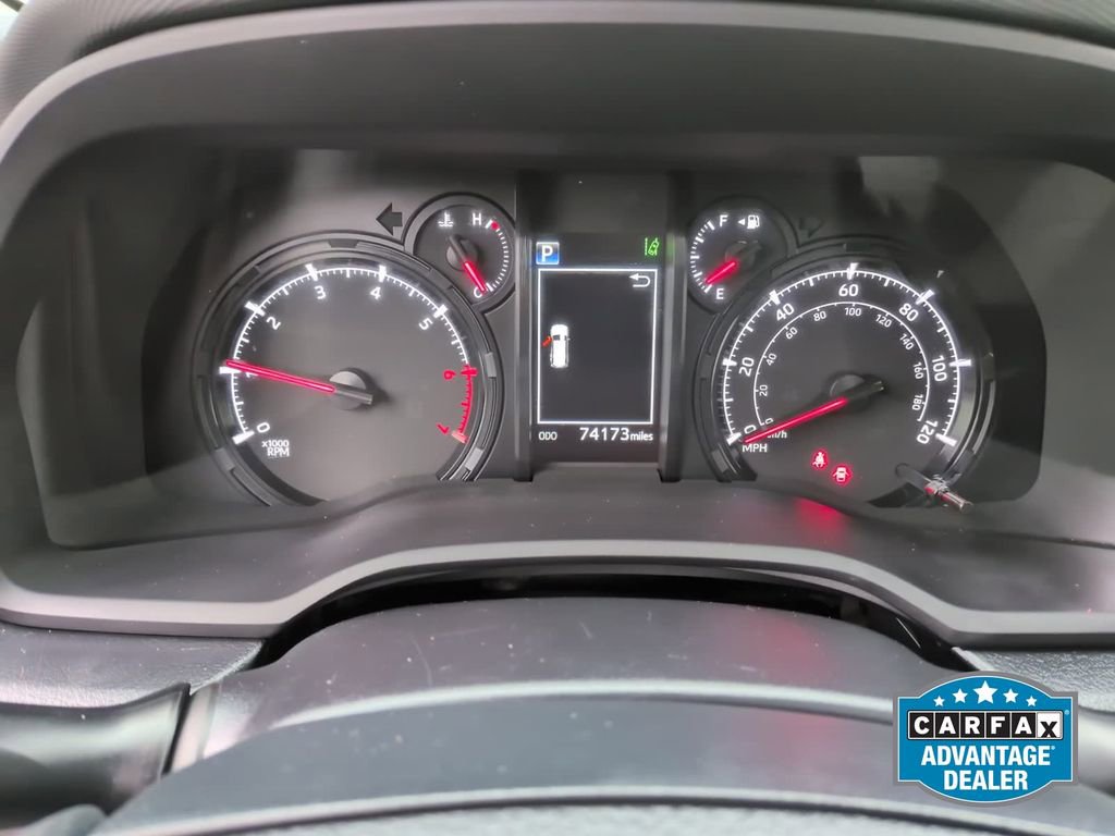 Used 2022 Toyota 4Runner SR5 Premium w/ Moonroof Package AWD/4WD image 18