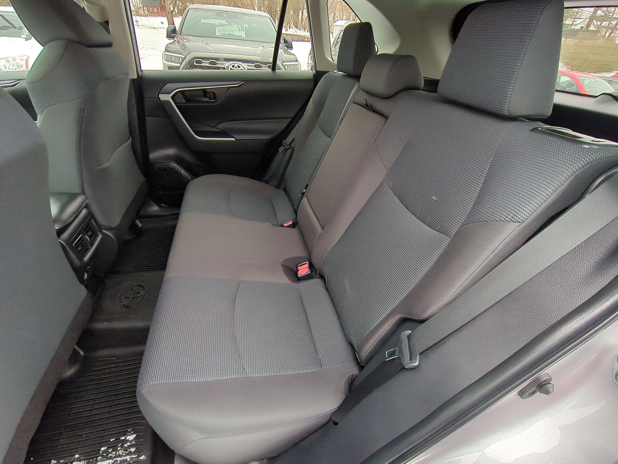 Used 2023 Toyota RAV4 LE image 17