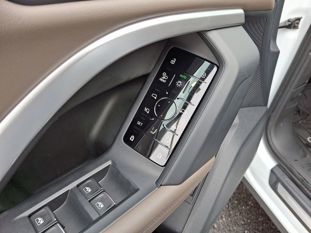 Certified 2025 Audi Q5 Premium Plus image 23