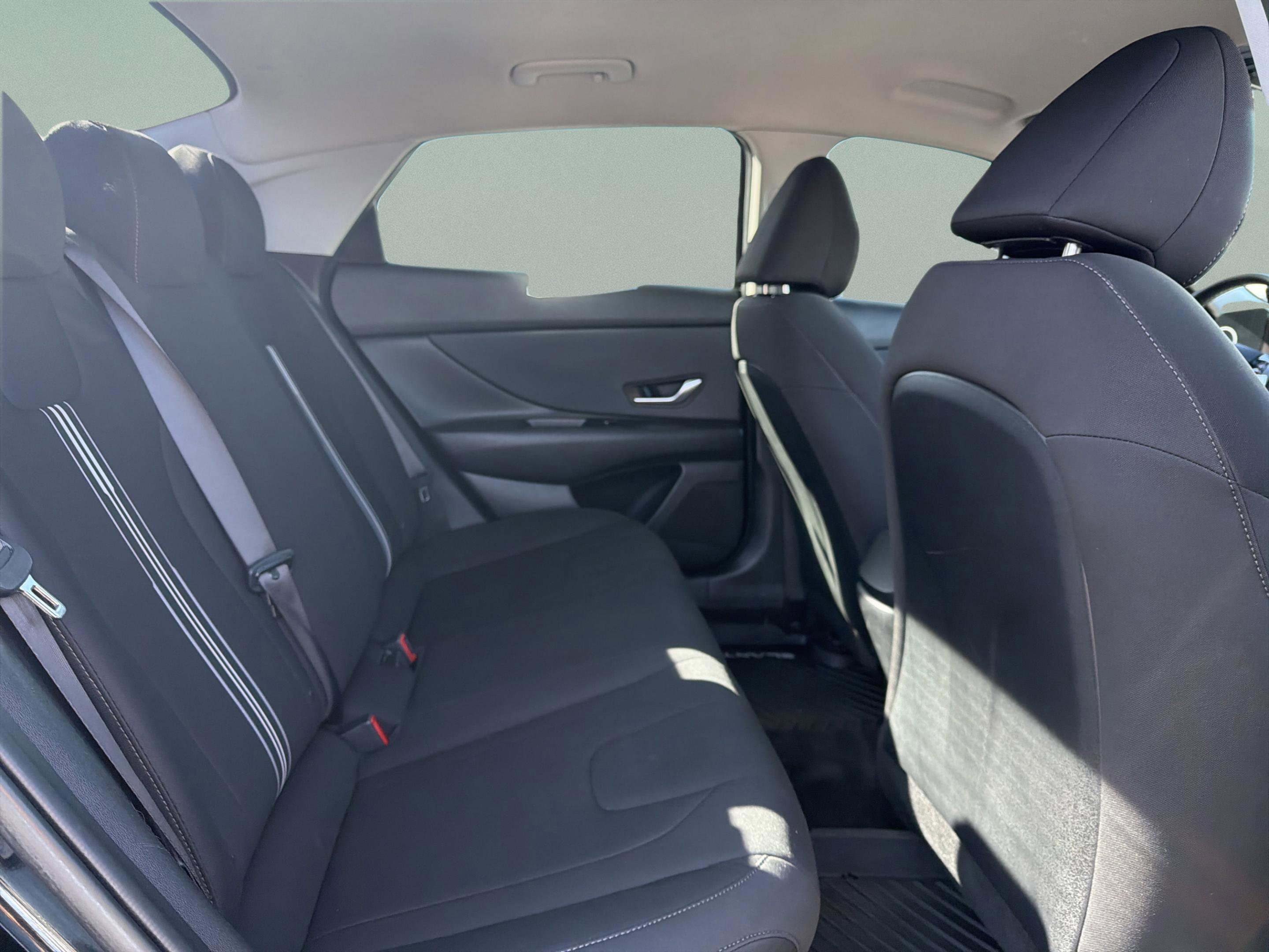 Used 2023 Hyundai Elantra SEL w/ Convenience Package image 25