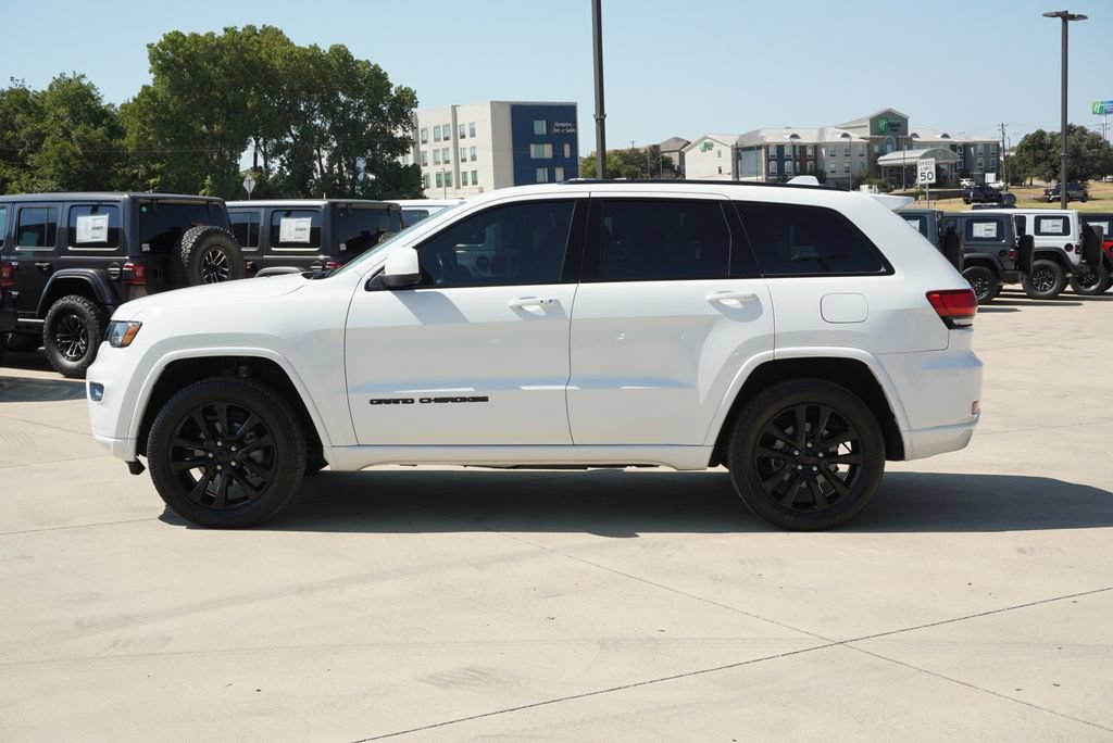 Used 2019 Jeep Grand Cherokee Altitude RWD image 2