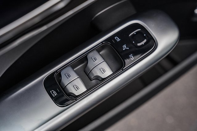 New 2025 Mercedes-Benz C 300 4MATIC Sedan image 36