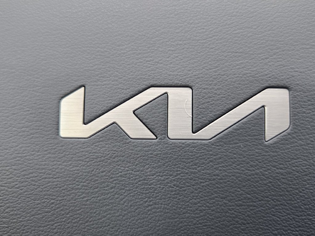 New 2026 Kia Niro EX FWD image 13
