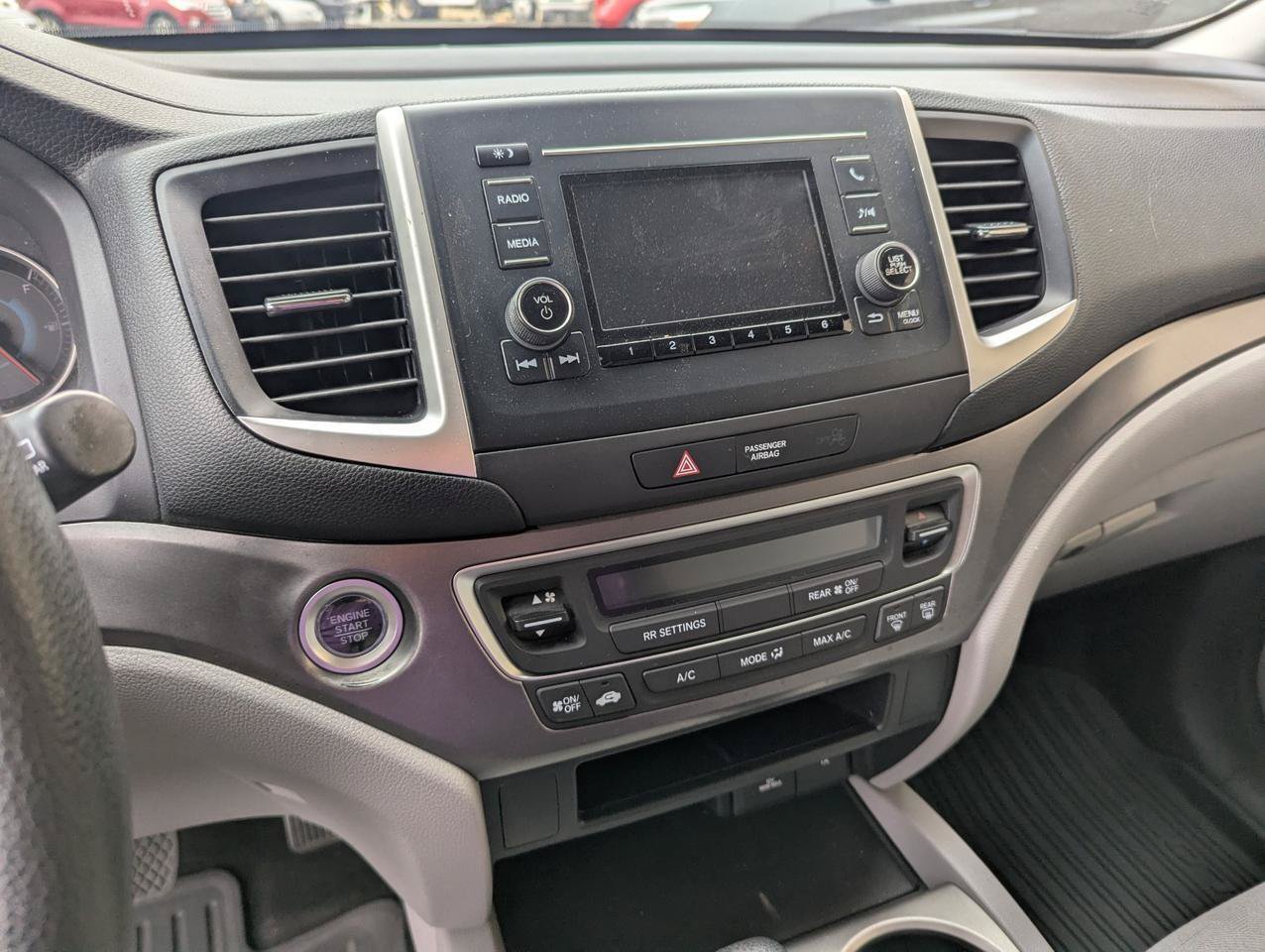 Used 2019 Honda Pilot LX image 18