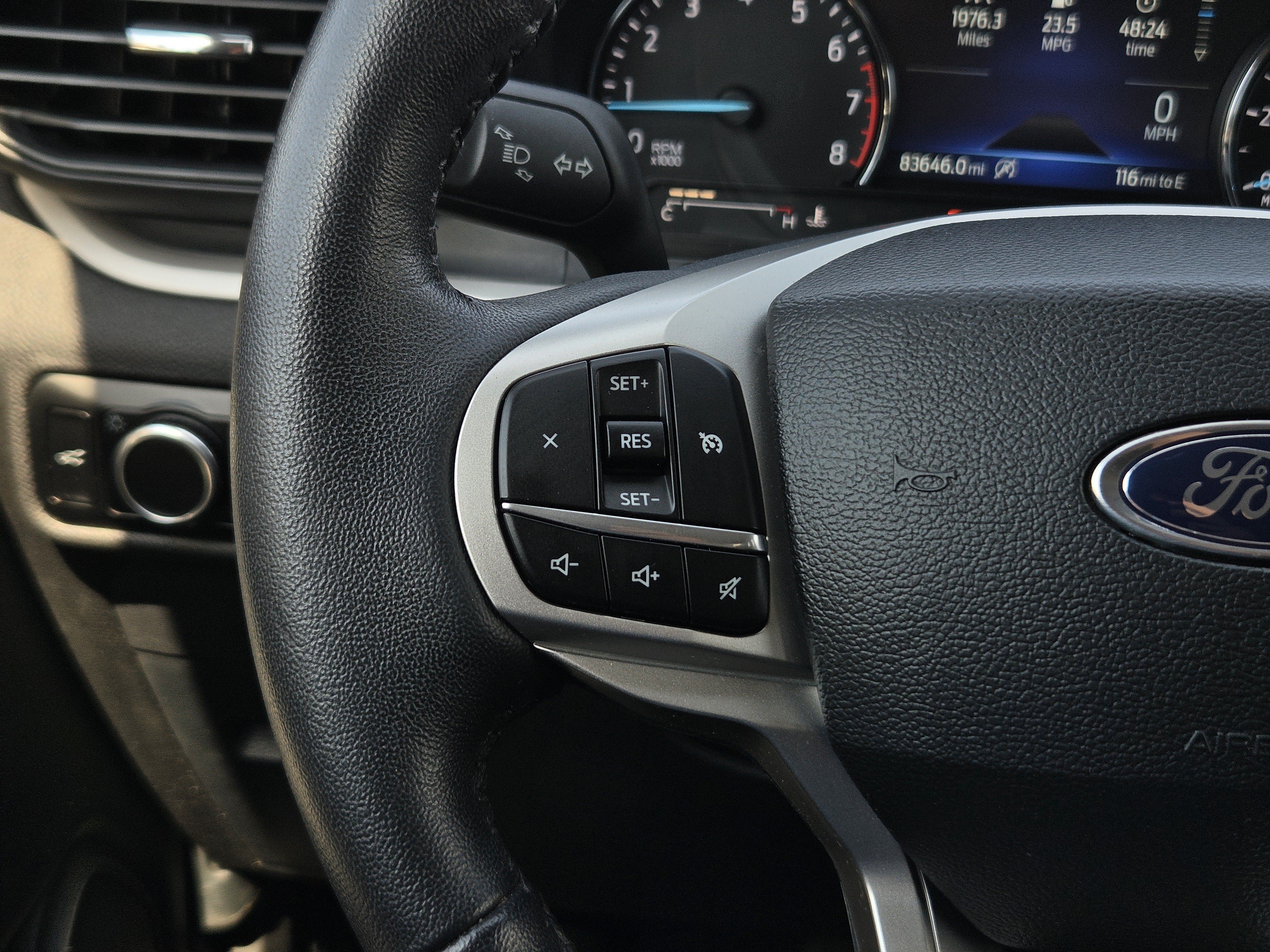 Used 2024 Ford Explorer XLT AWD/4WD image 16