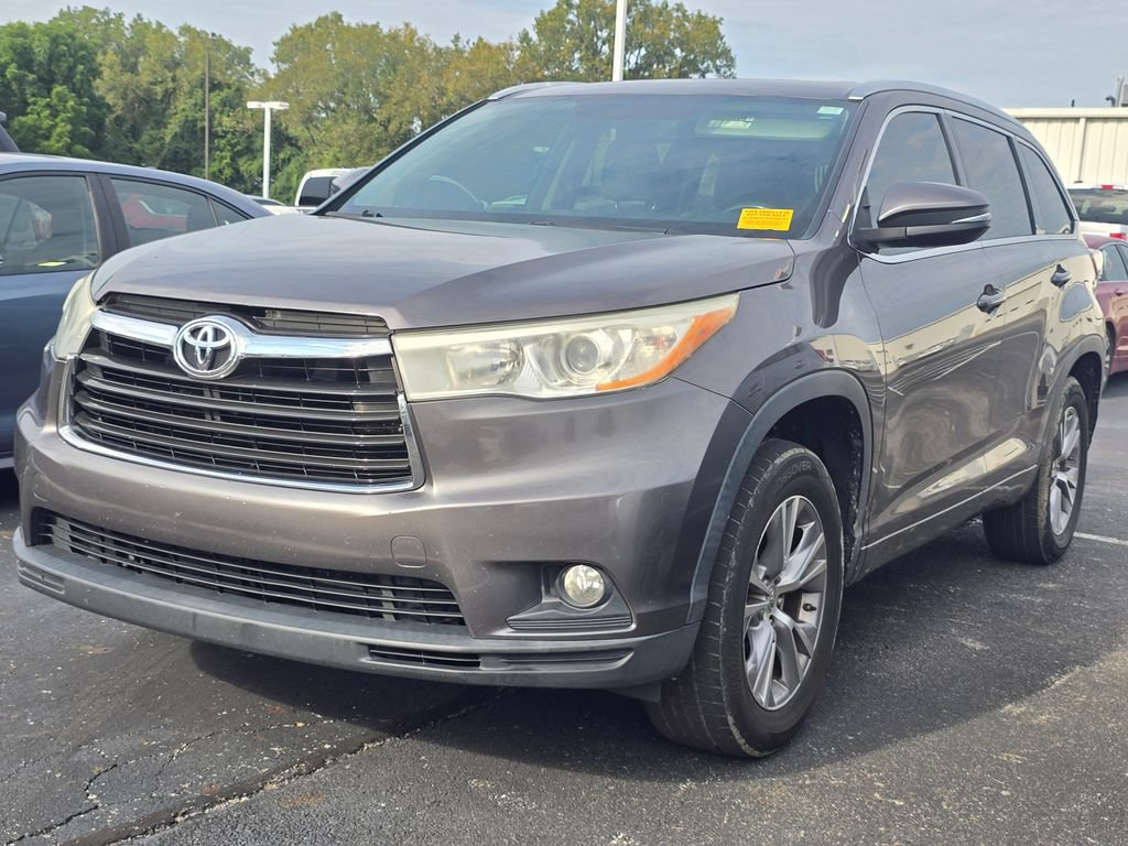 Used 2014 Toyota Highlander XLE FWD image 3