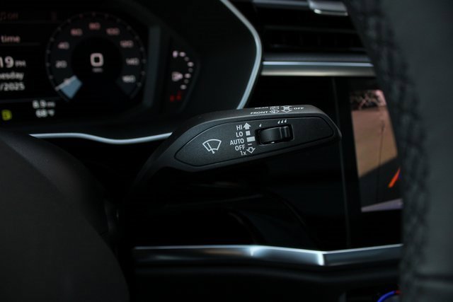 New 2025 Audi Q3 2.0T Premium image 16