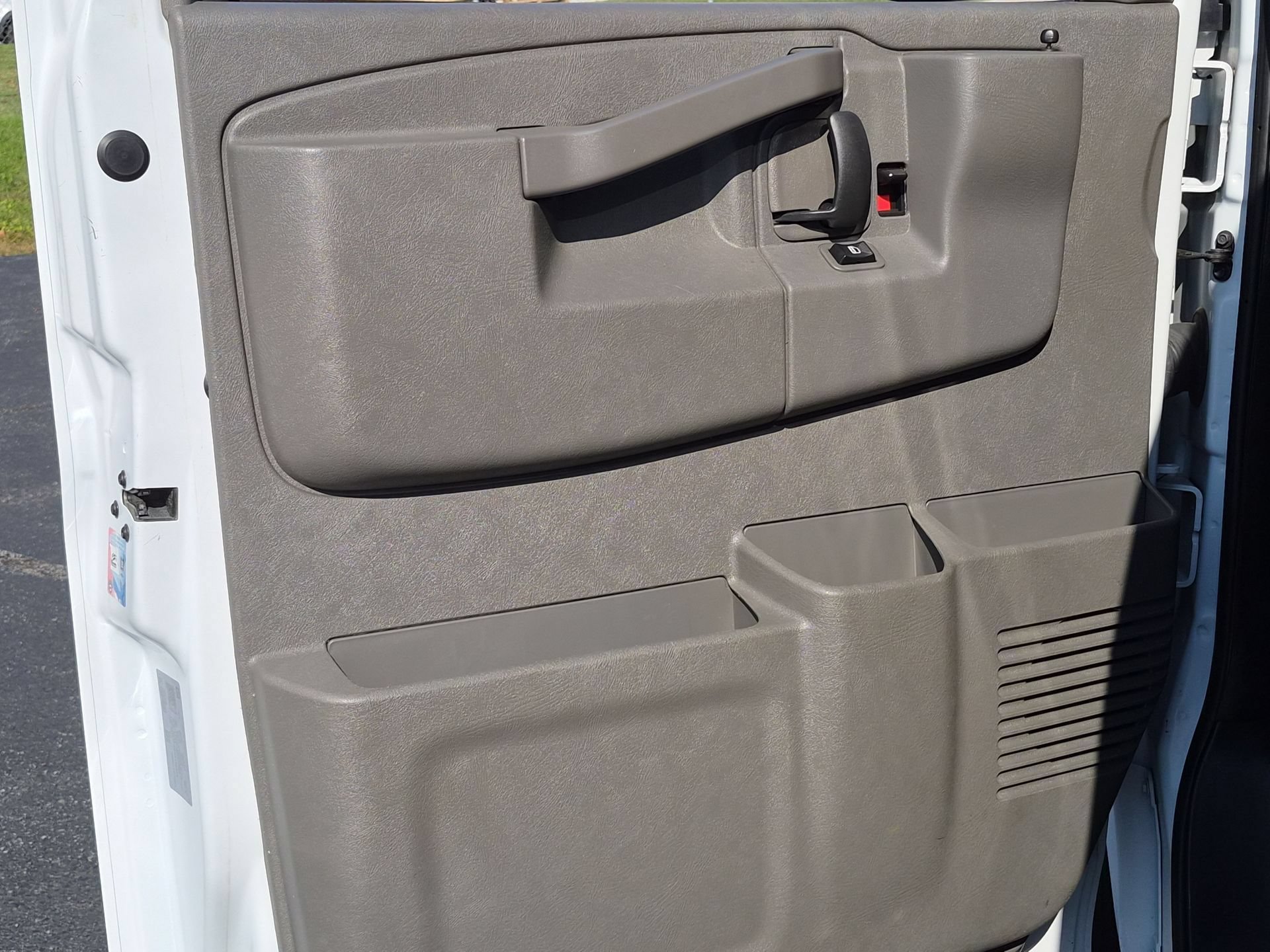 Used 2025 Chevrolet Express 2500 w/ Driver Convenience Package RWD image 19