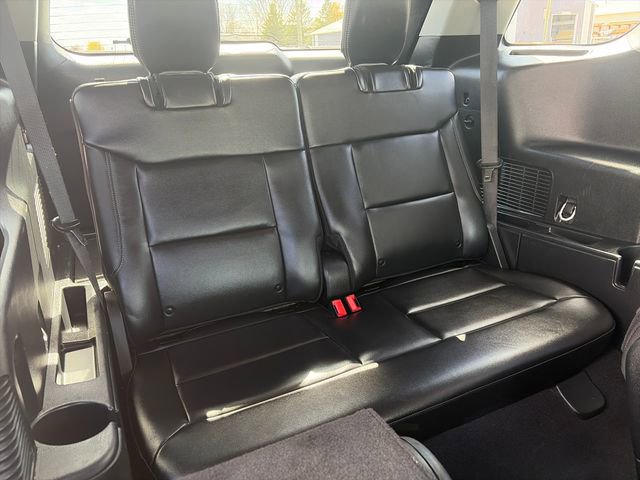Used 2023 Ford Explorer XLT w/ Equipment Group 202A AWD/4WD image 40