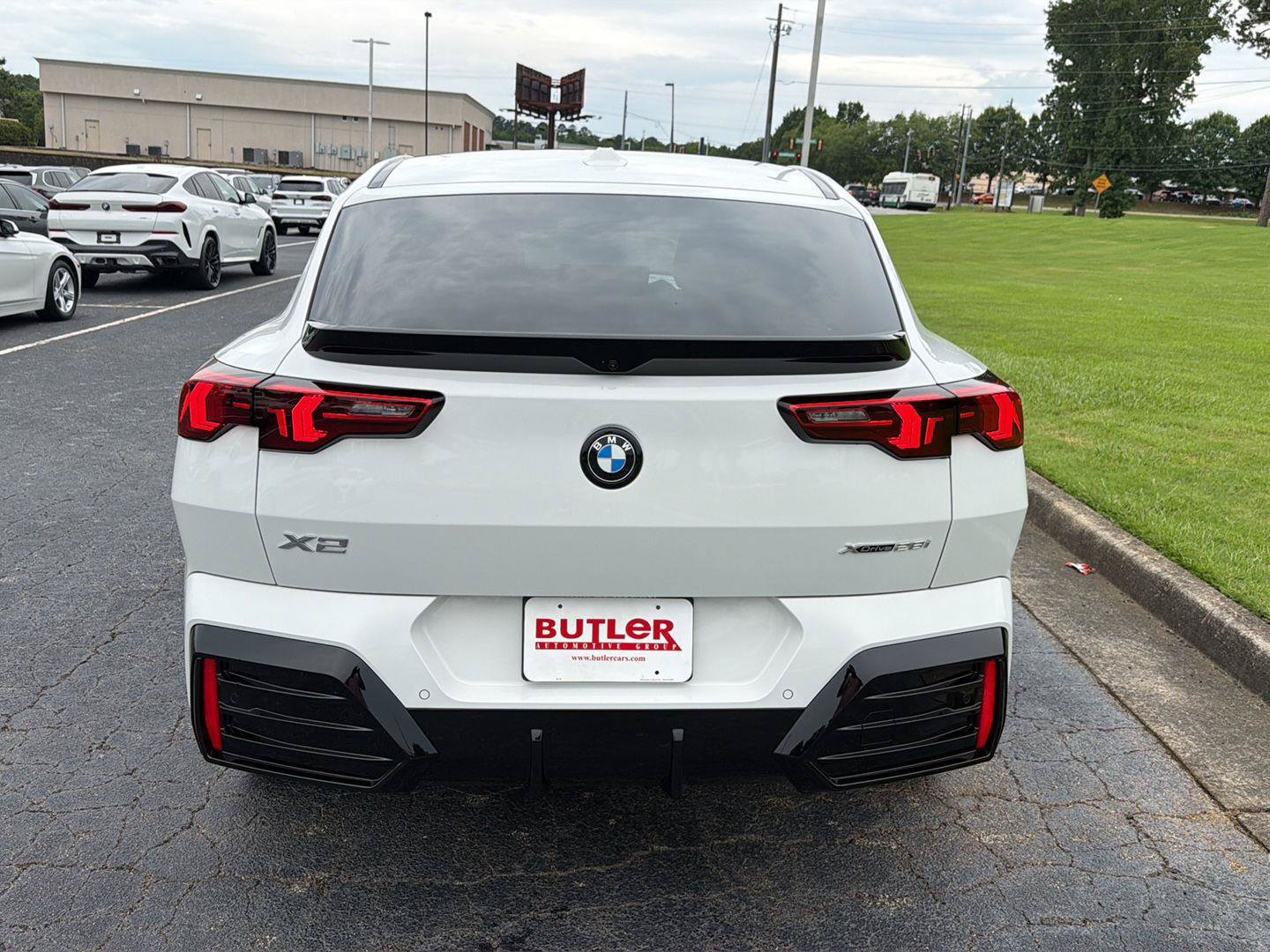 New 2026 BMW X2 xDrive28i w/ Technology Package AWD/4WD image 5