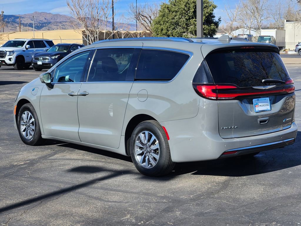 Used 2021 Chrysler Pacifica Touring-L image 5