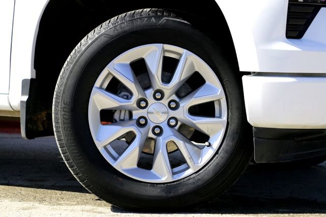 Used 2023 Chevrolet Silverado 1500 Custom image 2