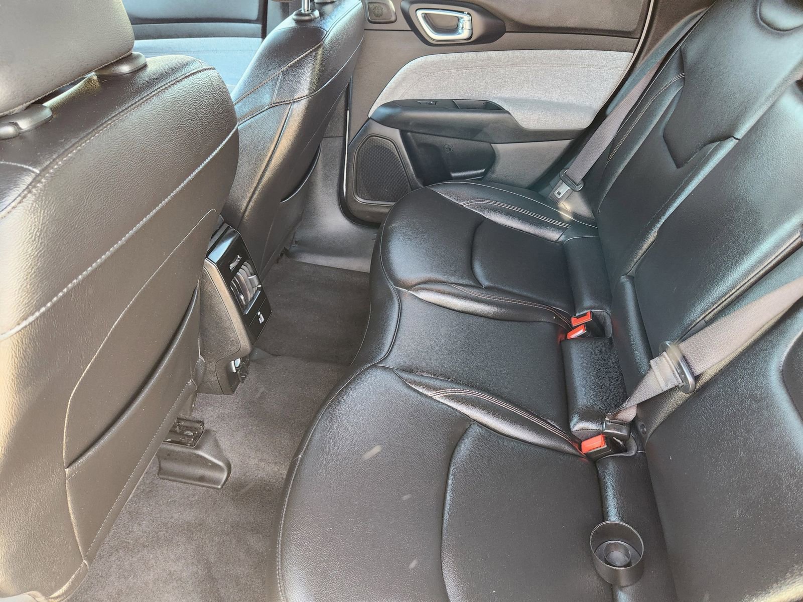 Used 2024 Jeep Compass Latitude w/ Sun and Sound Group image 41