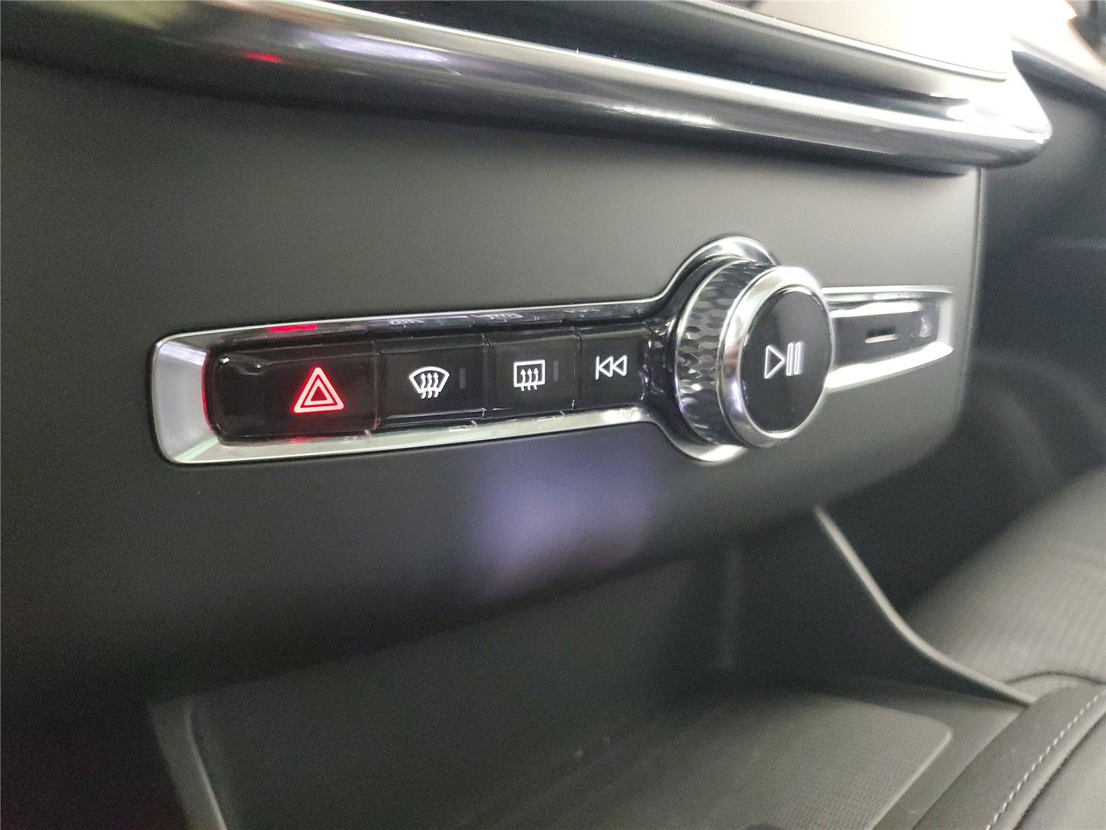 Certified 2026 Volvo XC90 B6 Ultra AWD/4WD image 27