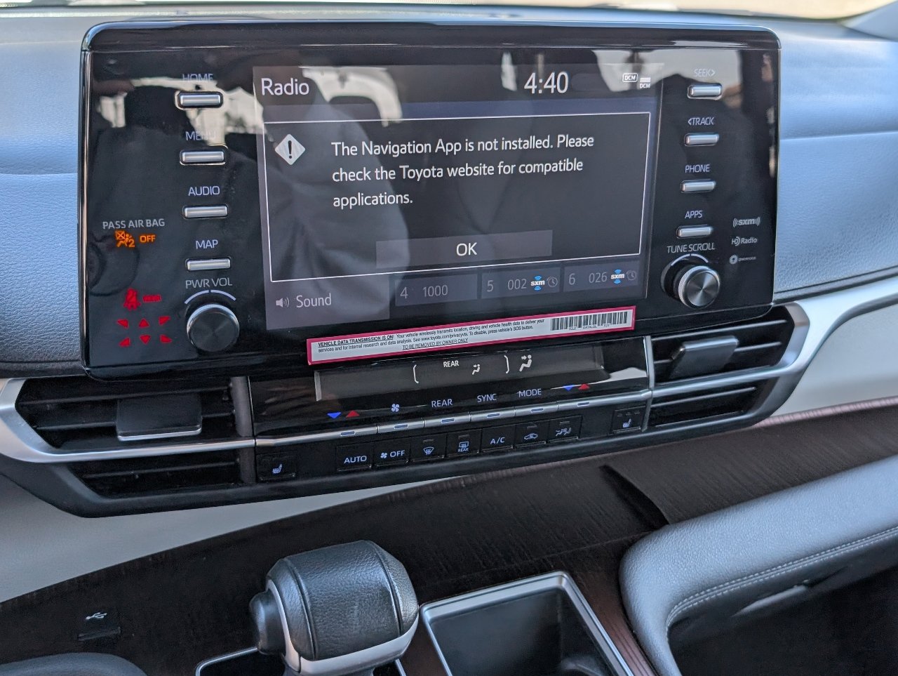 Used 2024 Toyota Sienna XLE image 18