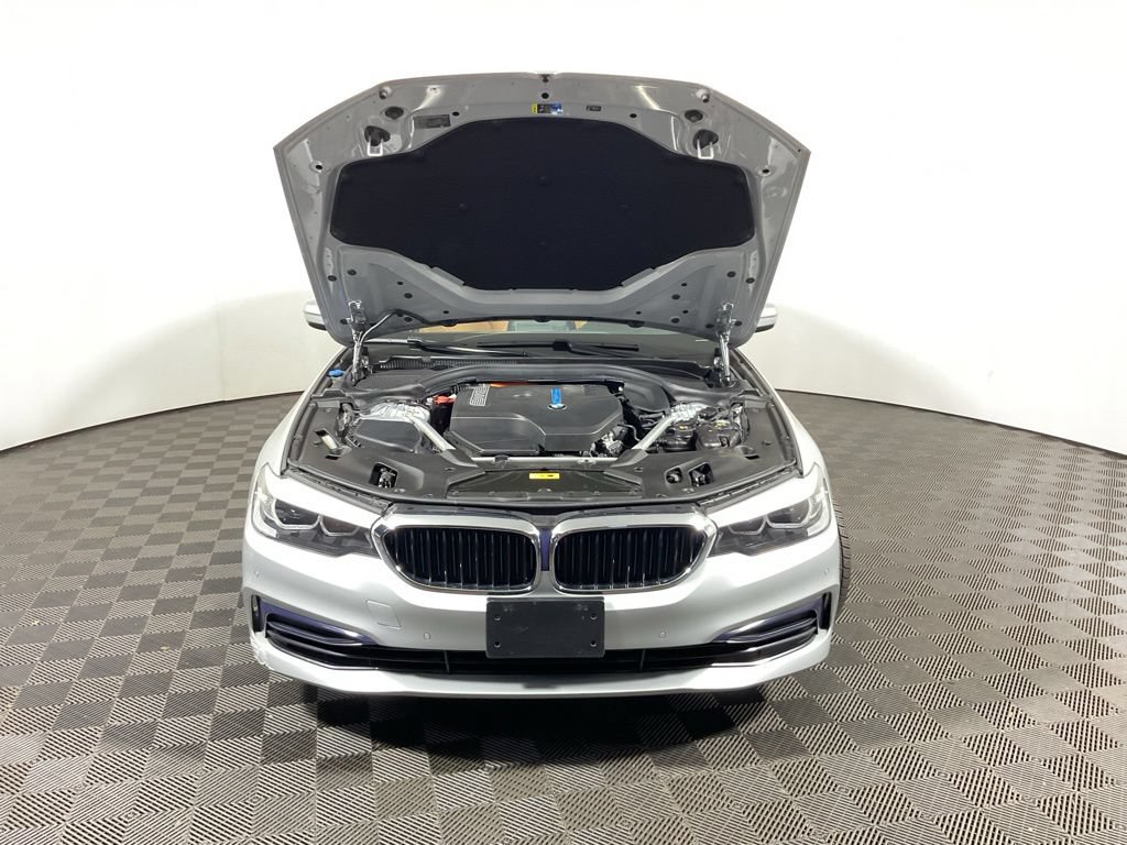 Used 2019 BMW 530e xDrive w/ Convenience Package AWD/4WD image 11